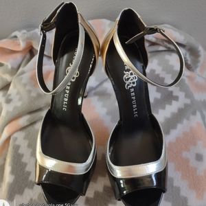 7 1/2 Rock & Republic Multi Colored Peep Toe Heel